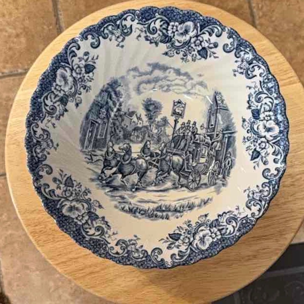 Pair - Blue & white ironstone serving bowls - Johnson Brothers - Coaching Scenes